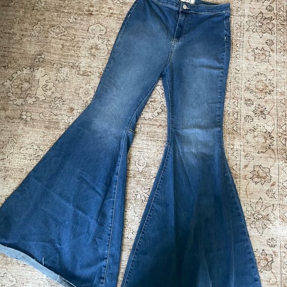 Free People Float On Jeans
Size 29
Good condition - Picture 7 of 9